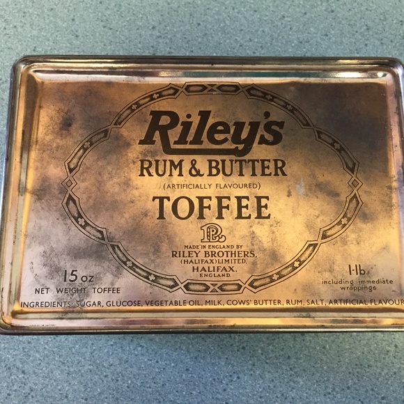 RILEY'S RUM and BUTTER TOFFEE TIN 1950'S COLLECTIBLE TIN - Picture 3 of 4